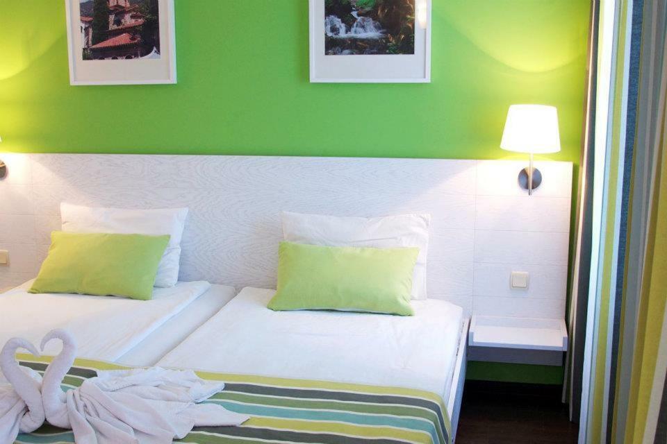 Green Park Hotel โกลเดน แซนส์ ภายนอก รูปภาพ